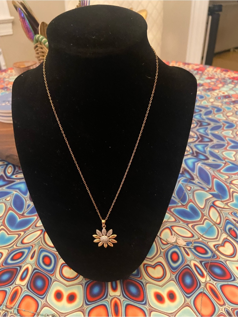 Gold Daisy Pendant Necklace - Women Jewelry - Picture 1 of 1
